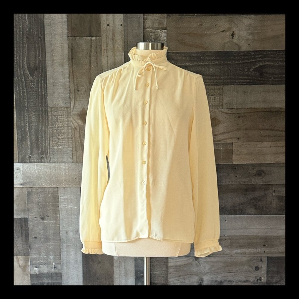 Vintage 90s cream button up shirt medium tall feminine minimalist gorpcore